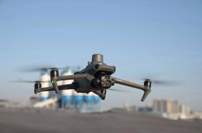 MAVIC 3 ENTERPRISE EN EL AIRE